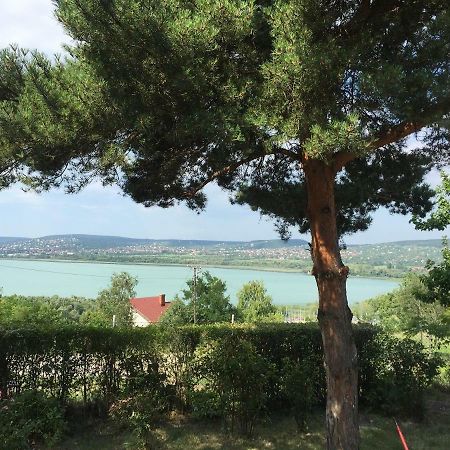 Szegfu Apartmanhaz Villa Balatonfůzfő Екстериор снимка